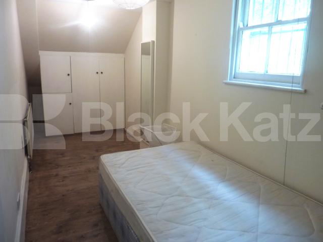 			NEW INSTRUCTION!, 3 Bedroom, 1 bath, 1 reception Flat			 Hillmarton Road, CALEDONIAN ROAD 